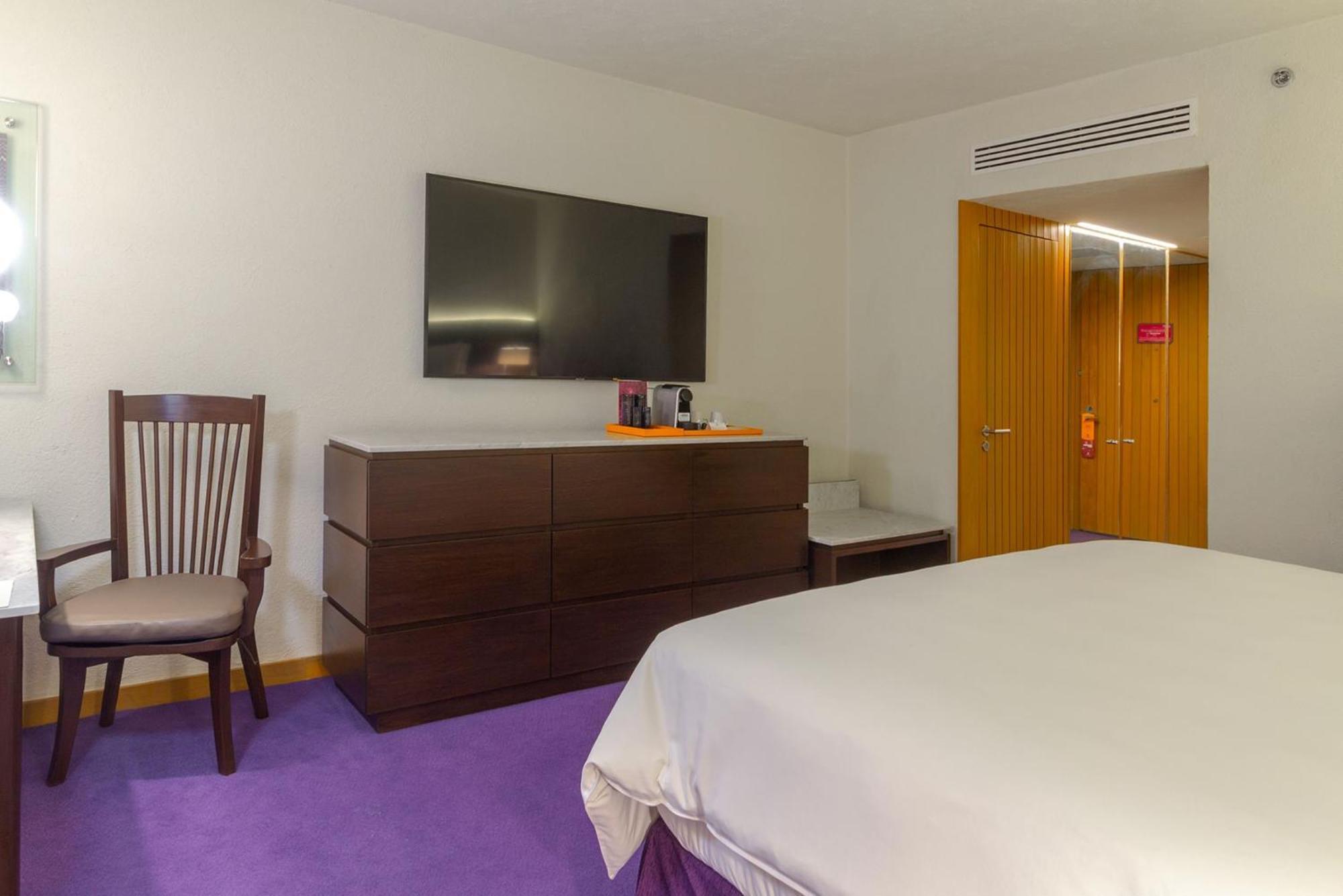 Hotel Camino Real Polanco Mexico Exteriér fotografie A room at the hotel