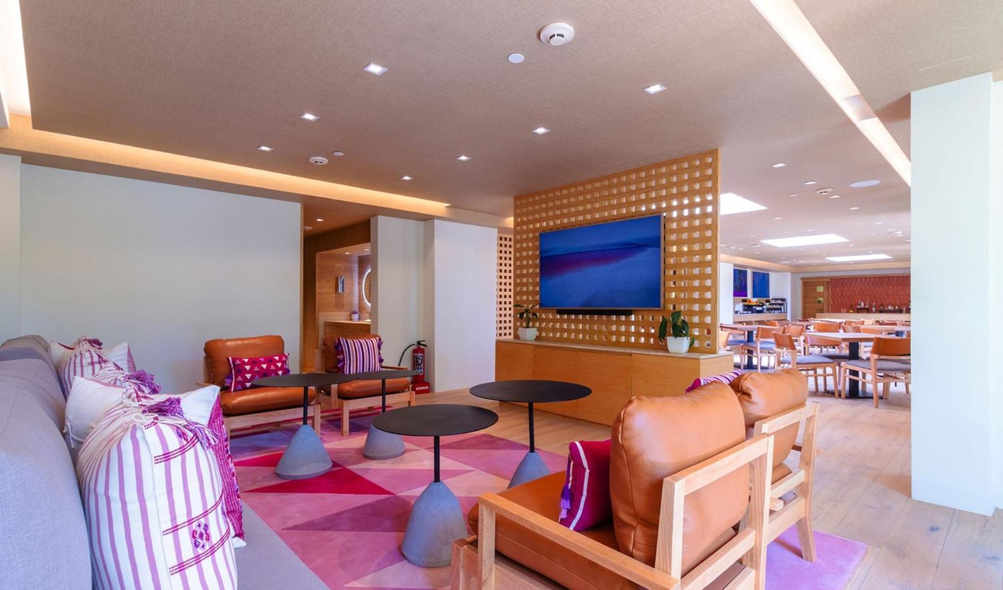 Hotel Camino Real Polanco Mexico Exteriér fotografie The lounge at Changi Airport