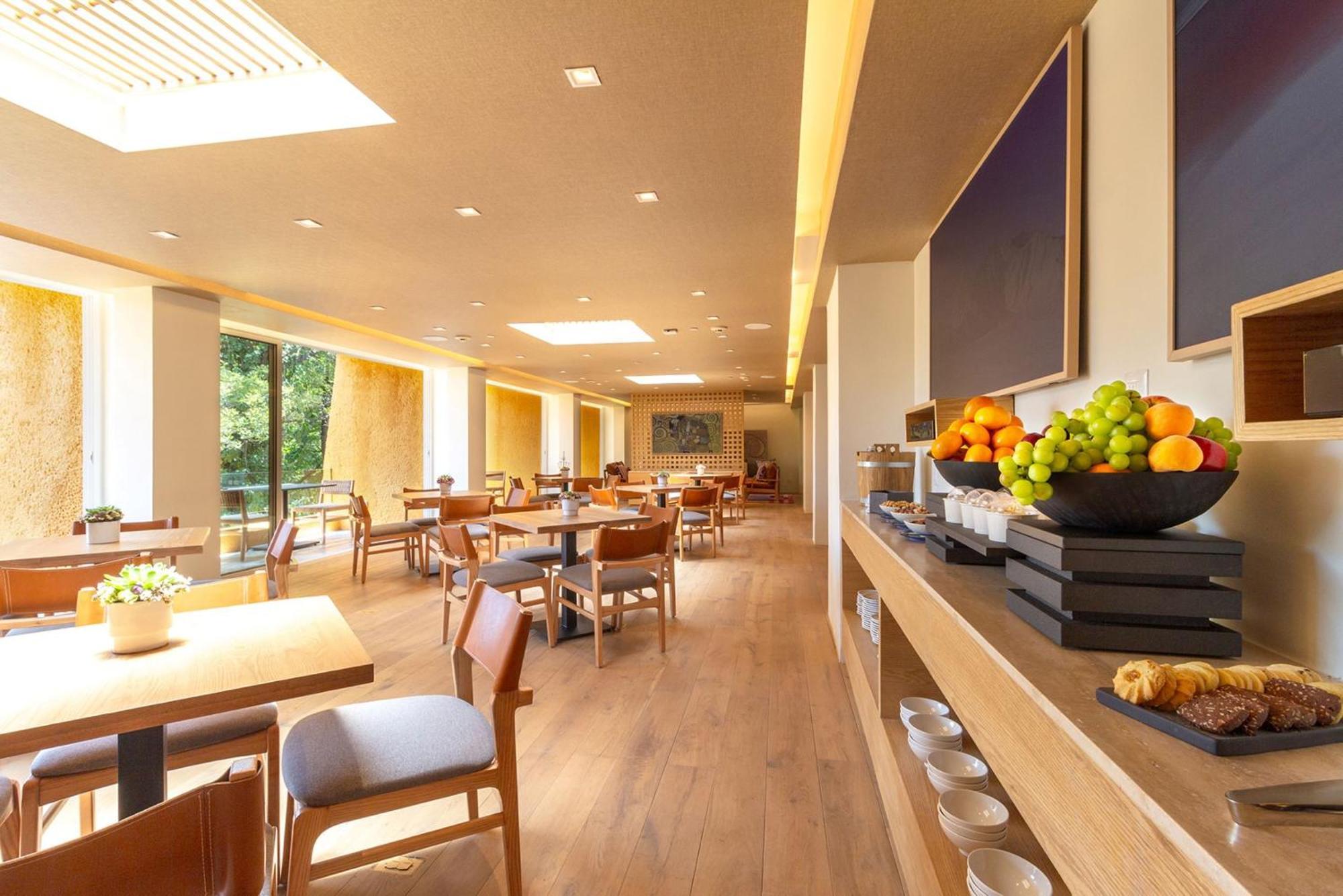 Hotel Camino Real Polanco Mexico Exteriér fotografie The dining room at the Royal Berkshire Hospital
