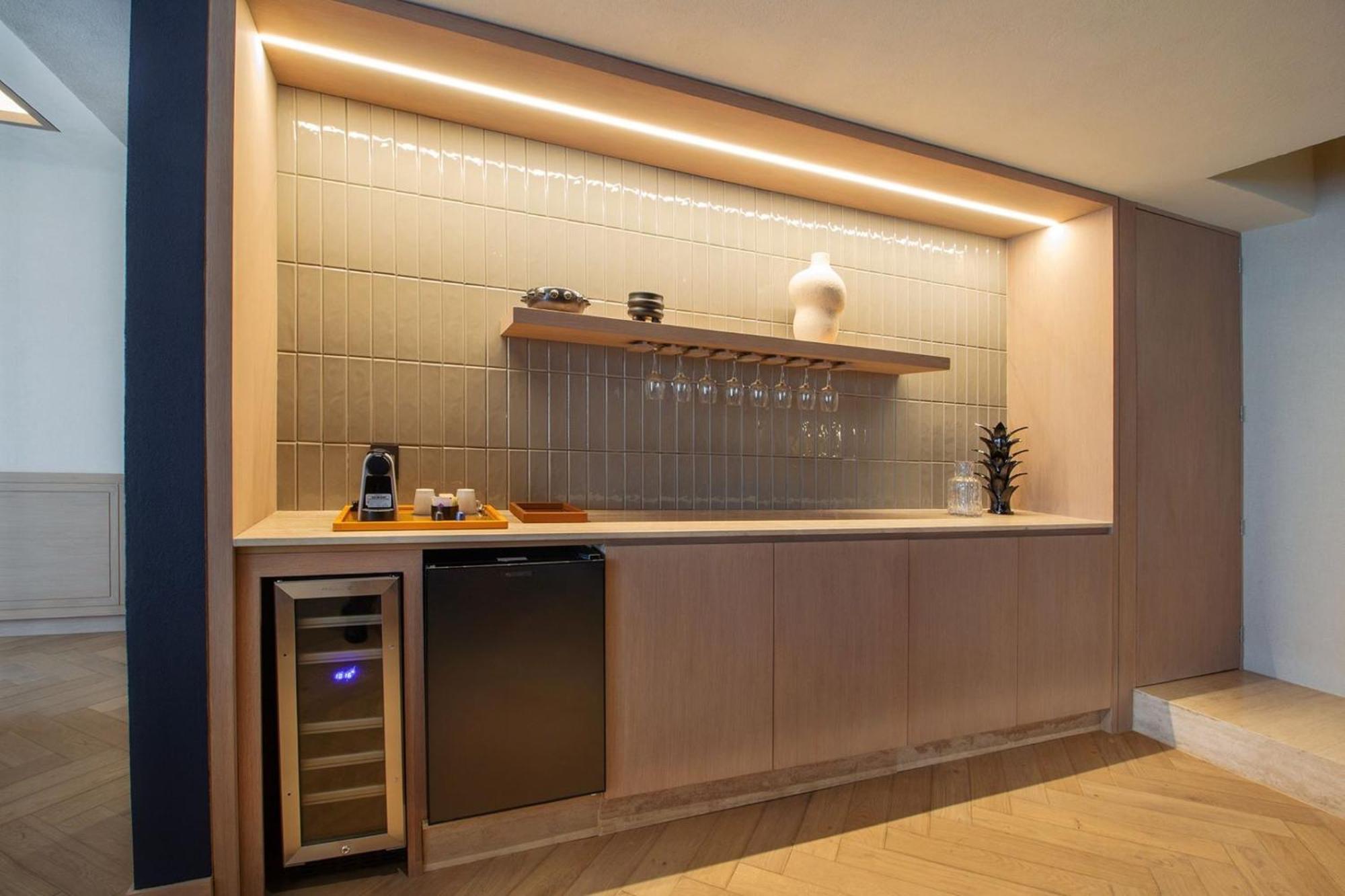 Hotel Camino Real Polanco Mexico Exteriér fotografie A wet bar in a home